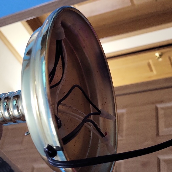 22" brass floral portable glass lamp Underwriters Laboratories Inc vintage - Picture 9 of 10